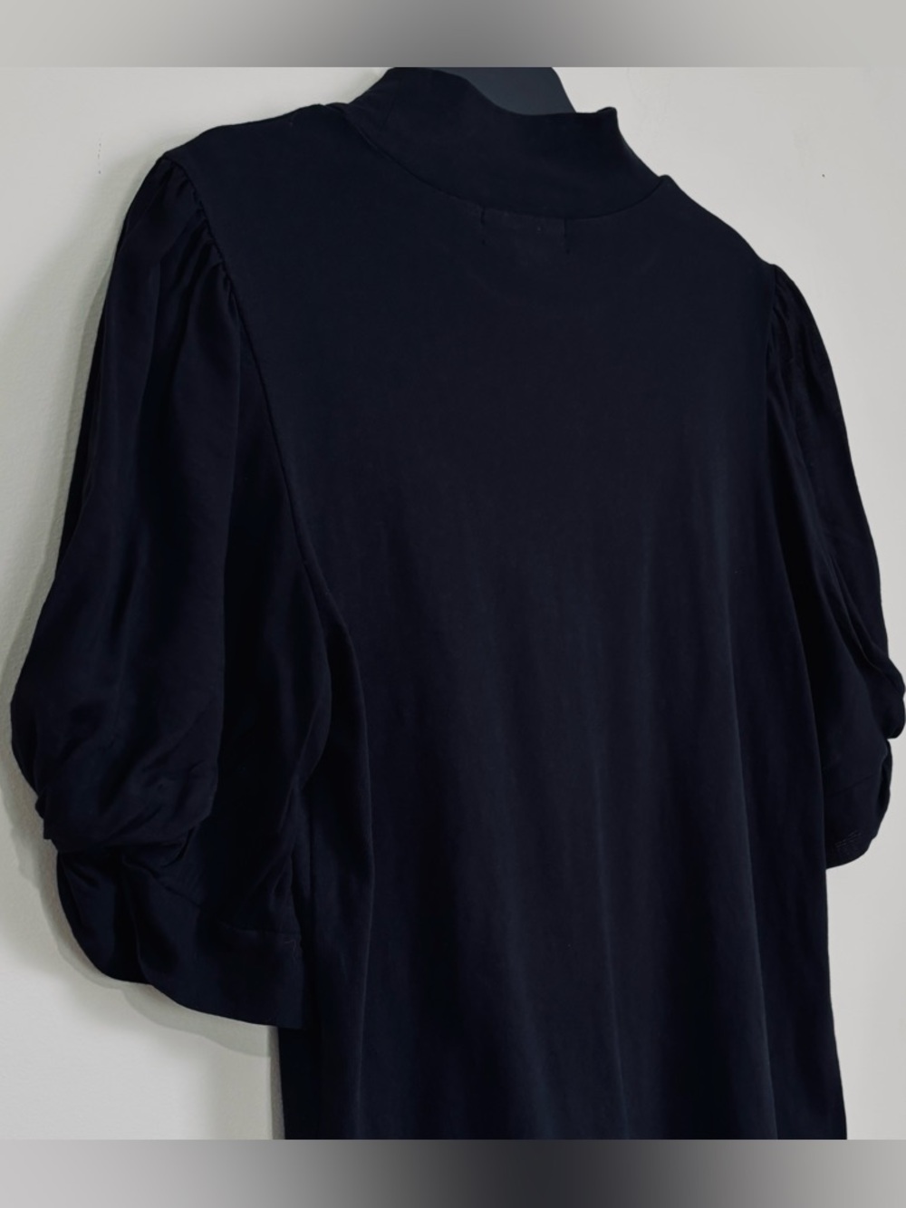 Sanctuary minimalist base layer black mock neck puff pleated short sleeve Tee M - Picture 9 of 16